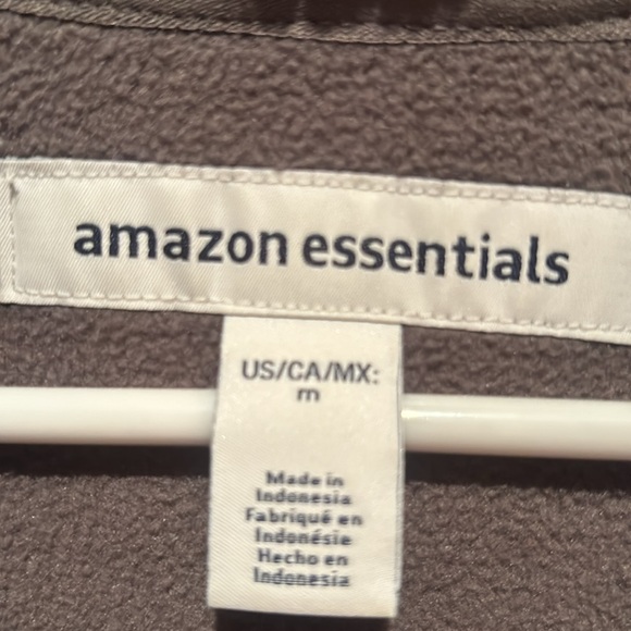 Fleece Pullover, brand new - Picture 5 of 5